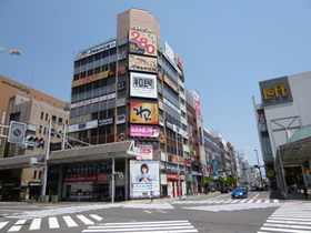 メニコン岐阜外観