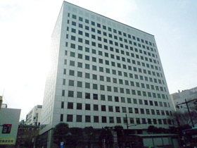 メニコン仙台外観