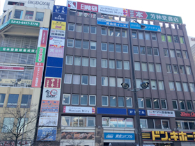 メニコン高田馬場外観
