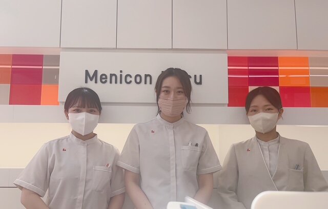 スタッフ写真.jpg
